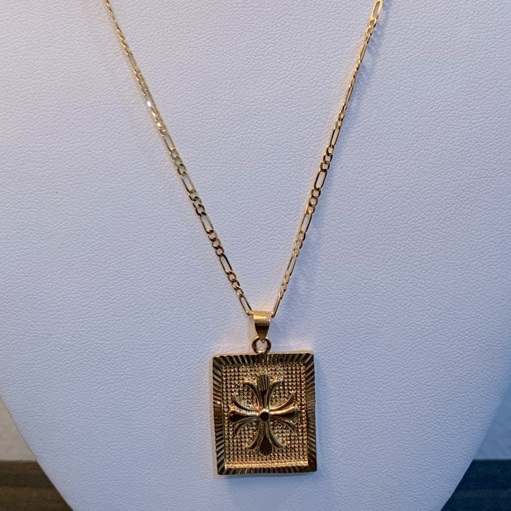 18k Gold Cross Frame | 18k Gold Filled - Picture 5 of 5